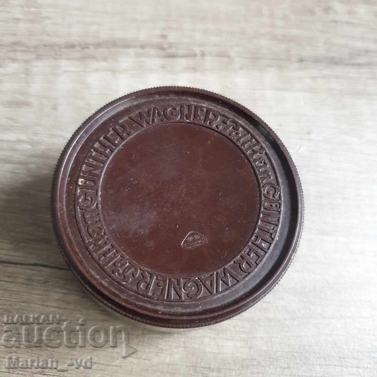 Delivery of Empty Bakelite Box PELIKAN 1930 Delivery of Empty Bakelite Box PELIKAN 1930