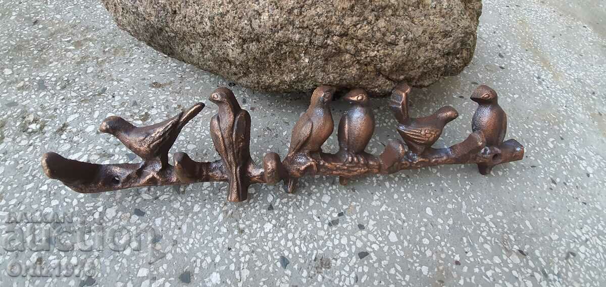 Μεγάλη μαντεμένια κρεμάστρα 1,2kg με τιμή 53.00 BGN | € 27.10 Μεγάλη μαντεμένια κρεμάστρα 1,2kg με τιμή 53.00 BGN | € 27.10