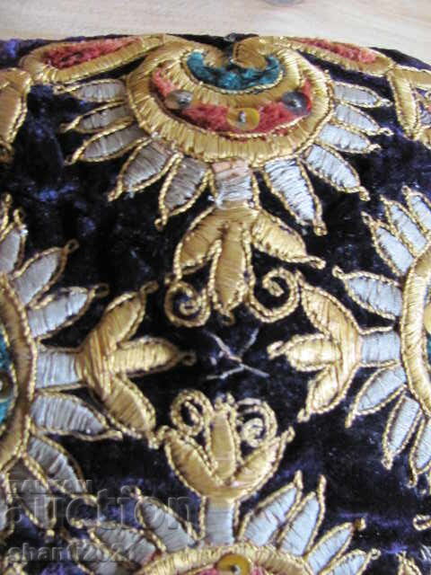 Αντίκα σκουφάκι, πούλιες, πούλιες με τιμή 95.00 BGN | € 48.57 Αντίκα σκουφάκι, πούλιες, πούλιες με τιμή 95.00 BGN | € 48.57