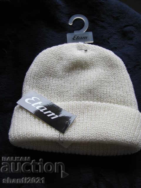 New with tag, women's hat, white, brand Etam New with tag, women's hat, white, brand Etam