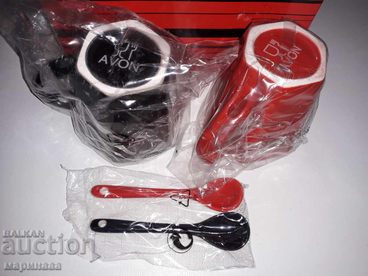 Auction PORCELAIN CUPS AND SPOONS SET Auction PORCELAIN CUPS AND SPOONS SET