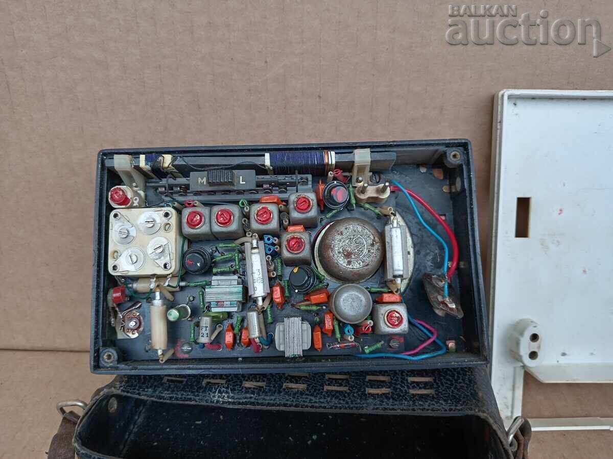 Παλιός ραδιοφωνικός δέκτης Sokol Sokol ρετρό δεκαετία του '60 - 6 Παλιός ραδιοφωνικός δέκτης Sokol Sokol ρετρό δεκαετία του '60 - 6