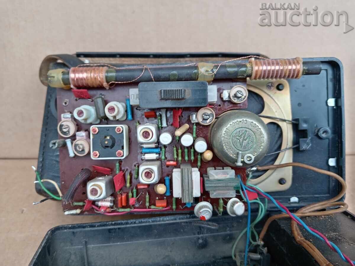 Доставка на РАДИО РАДИОАПАРАТ СЕЛГА SELGA ТРАНЗИСТОР ретро 70те Доставка на РАДИО РАДИОАПАРАТ СЕЛГА SELGA ТРАНЗИСТОР ретро 70те
