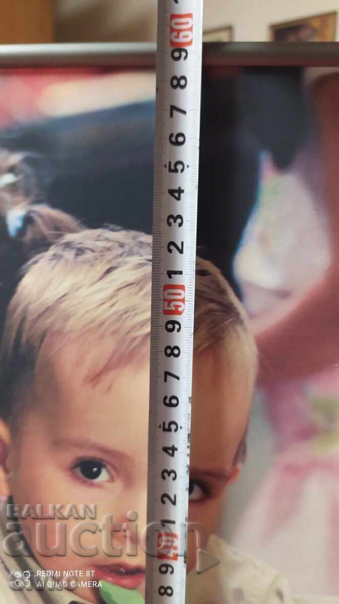 Auction Poster photo of a child with radishes, metal frame 60/40 Auction Poster photo of a child with radishes, metal frame 60/40