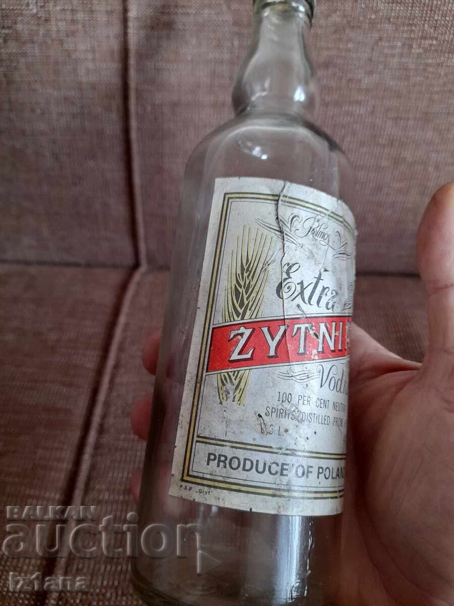 Sticla veche de Zytnia cu preț 12.00 BGN | € 6.14