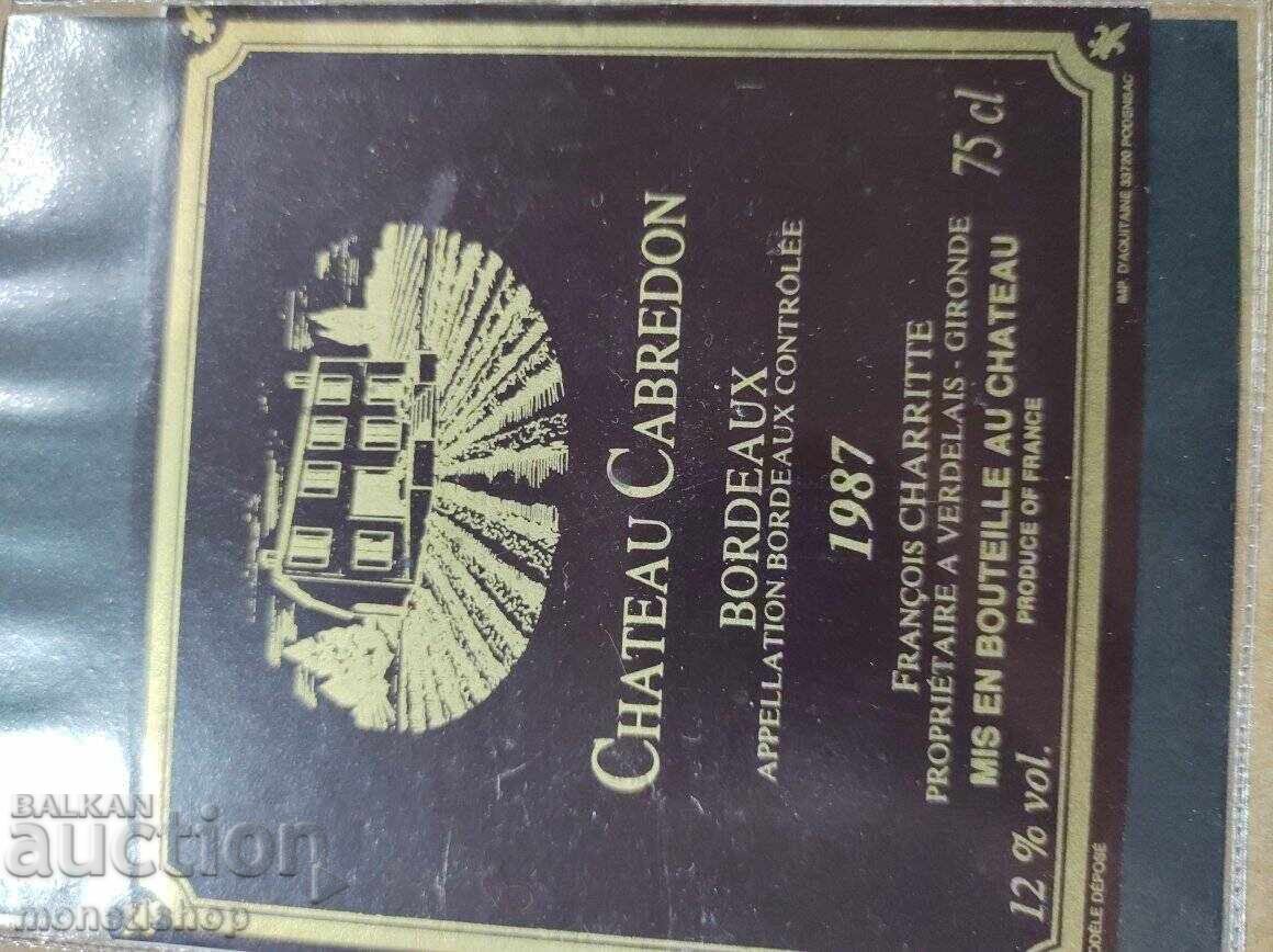 Delivery of We offer a large collection of wine labels Delivery of We offer a large collection of wine labels