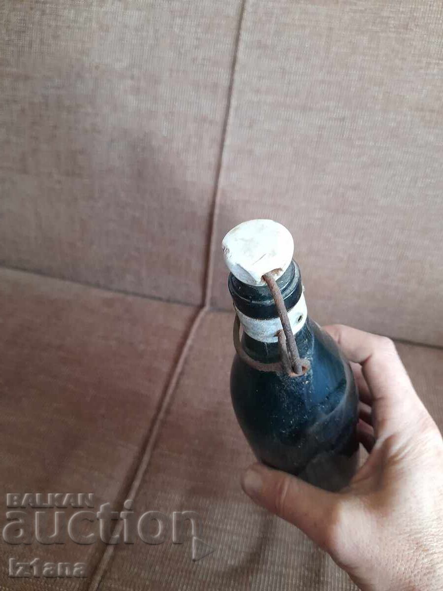 Licitație Sticla veche de bere Licitație Sticla veche de bere