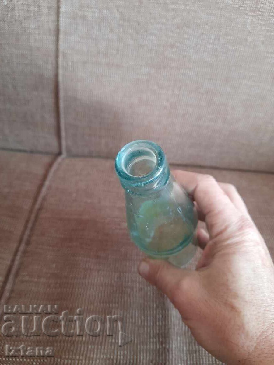 Delivery of Old soft drink bottle Apple Delivery of Old soft drink bottle Apple