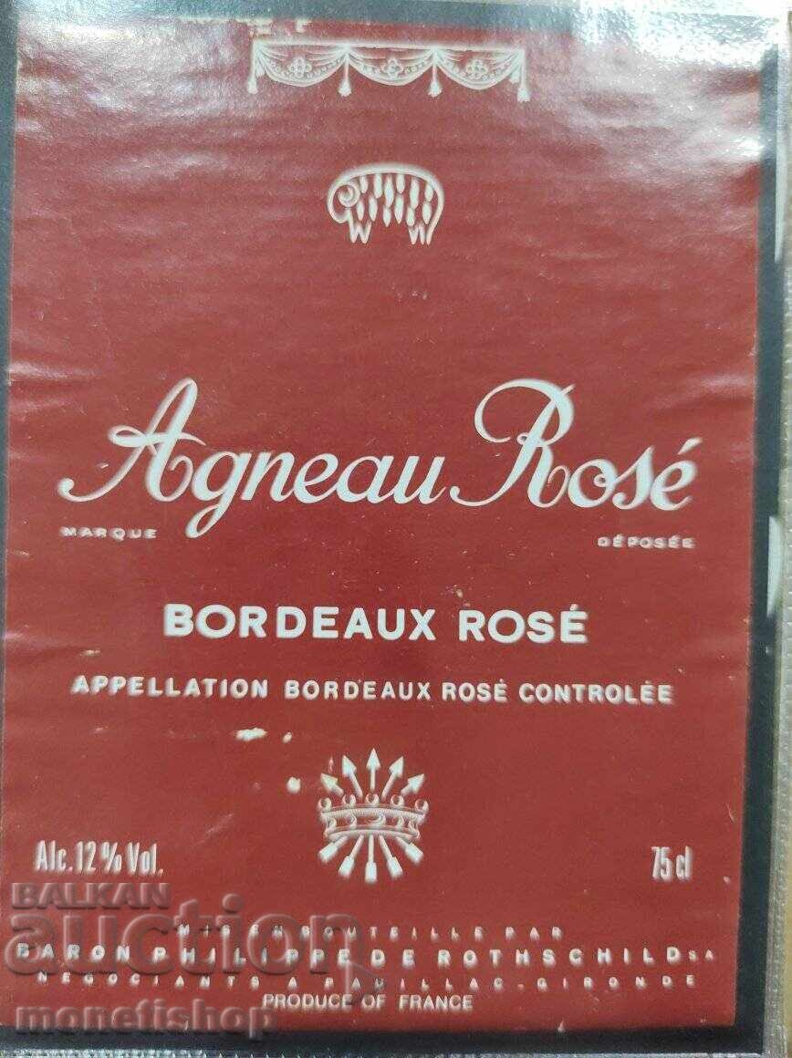 Delivery of We offer a large collection of wine labels Delivery of We offer a large collection of wine labels