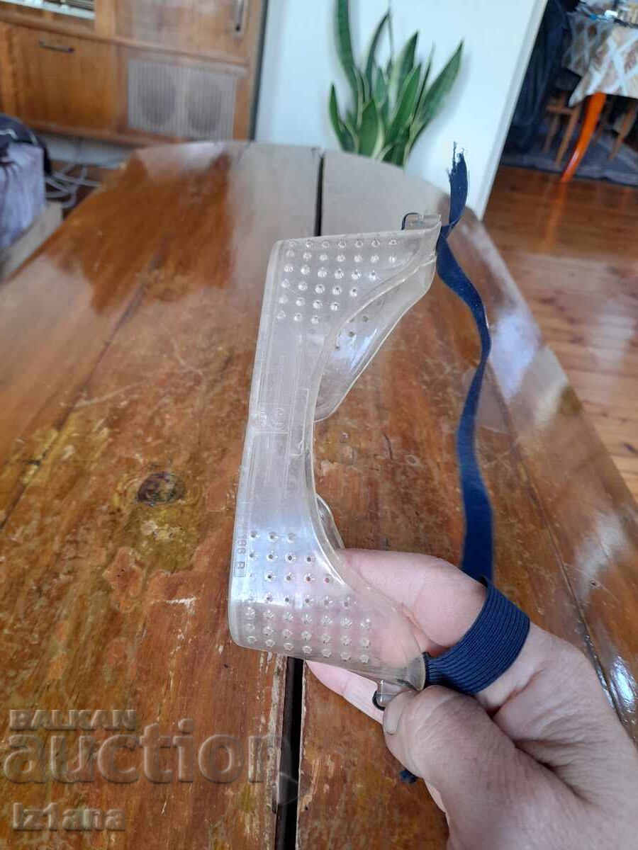 Auction Old safety glasses Auction Old safety glasses