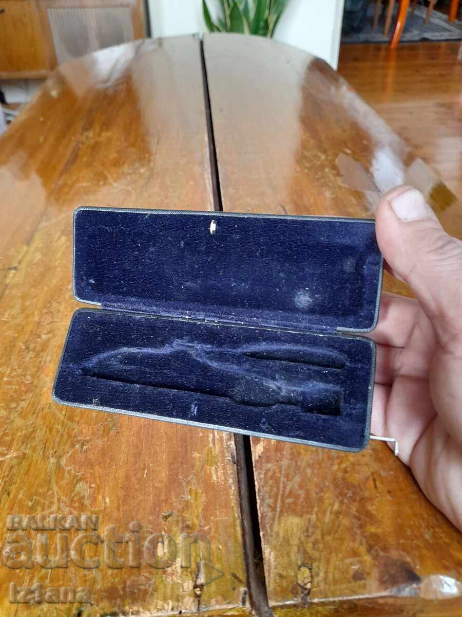 Delivery of Old box of Richter Precision compasses Delivery of Old box of Richter Precision compasses