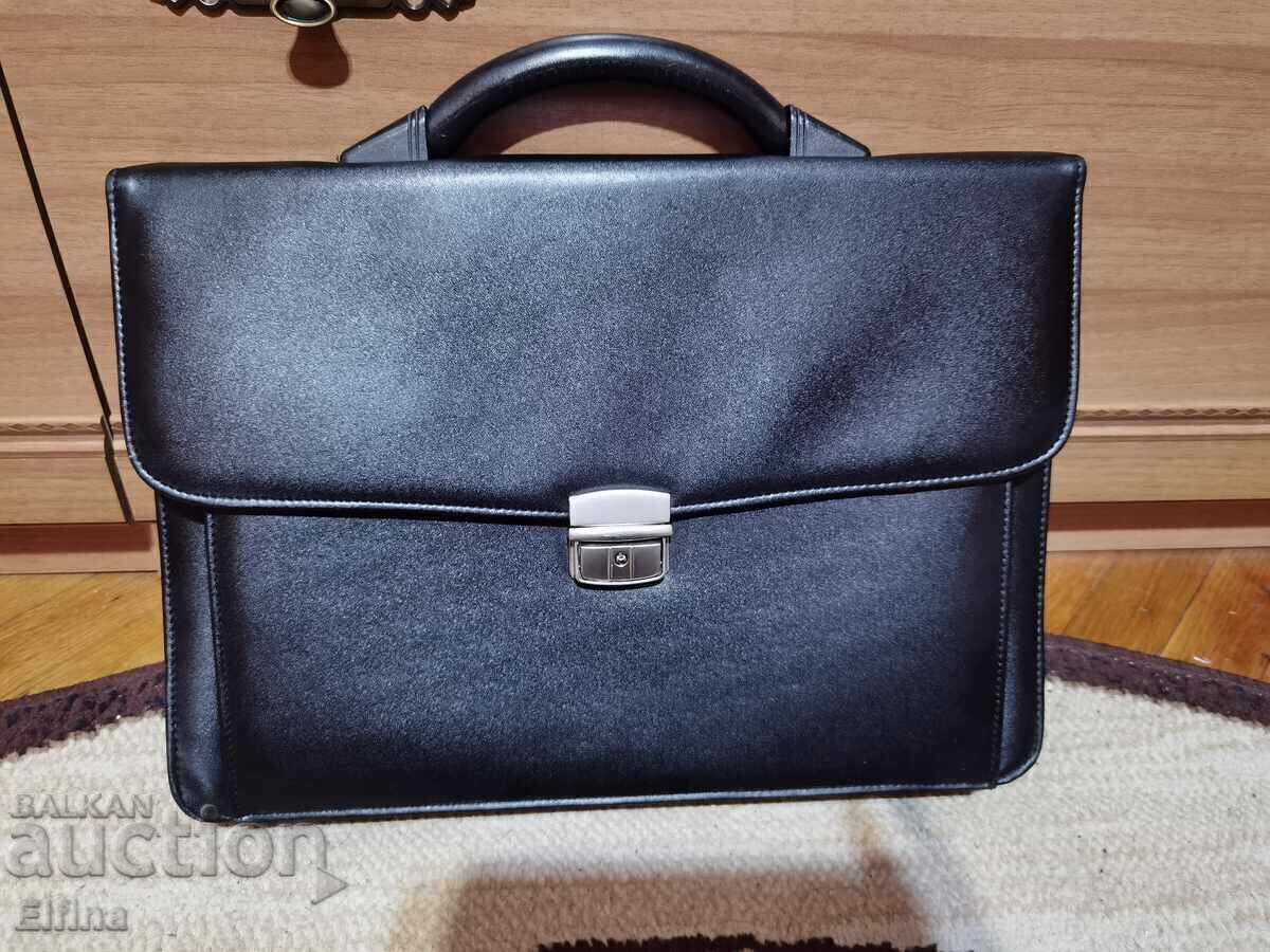 Elegant men's briefcase - style and convenience in one! Elegant men's briefcase - style and convenience in one!