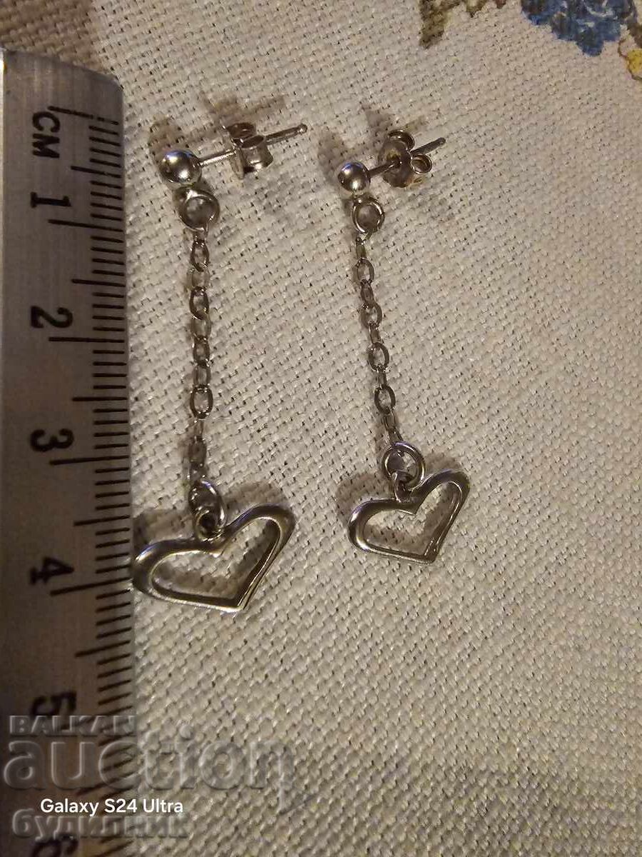 Auction  Silver earrings. I offer a wide variety of Silver earrings.