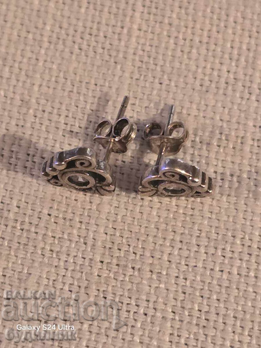 Silver earrings. I offer a wide variety of Silver earrings. - 5 Silver earrings. I offer a wide variety of Silver earrings. - 5