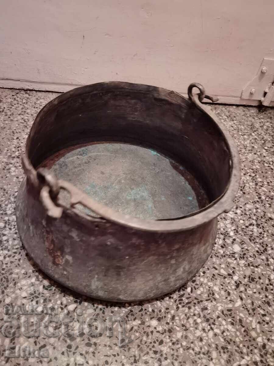 Licitație Vand cupru antic in stare excelenta, aproximativ 100g. Licitație Vand cupru antic in stare excelenta, aproximativ 100g.