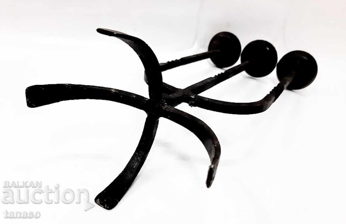 Wrought iron triple candlestick (1.3) - 7 Wrought iron triple candlestick (1.3) - 7