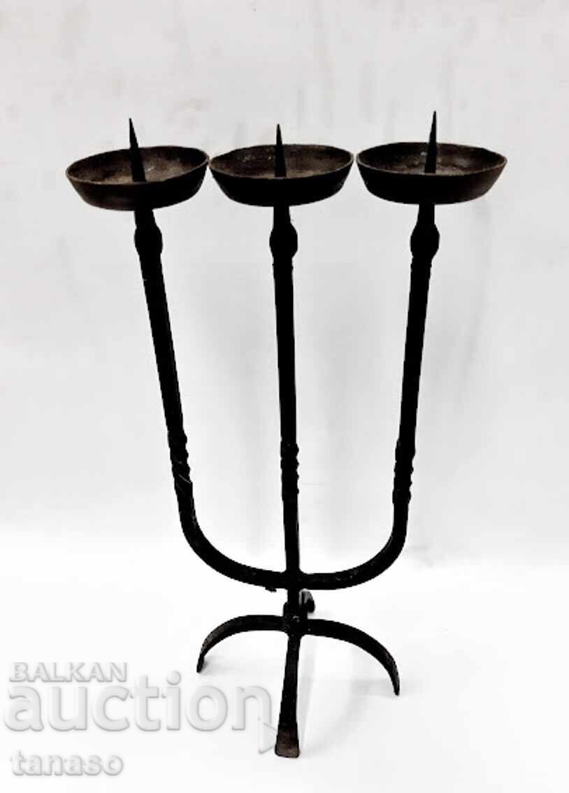 Sfeșnic triplu din fier forjat (1.3)