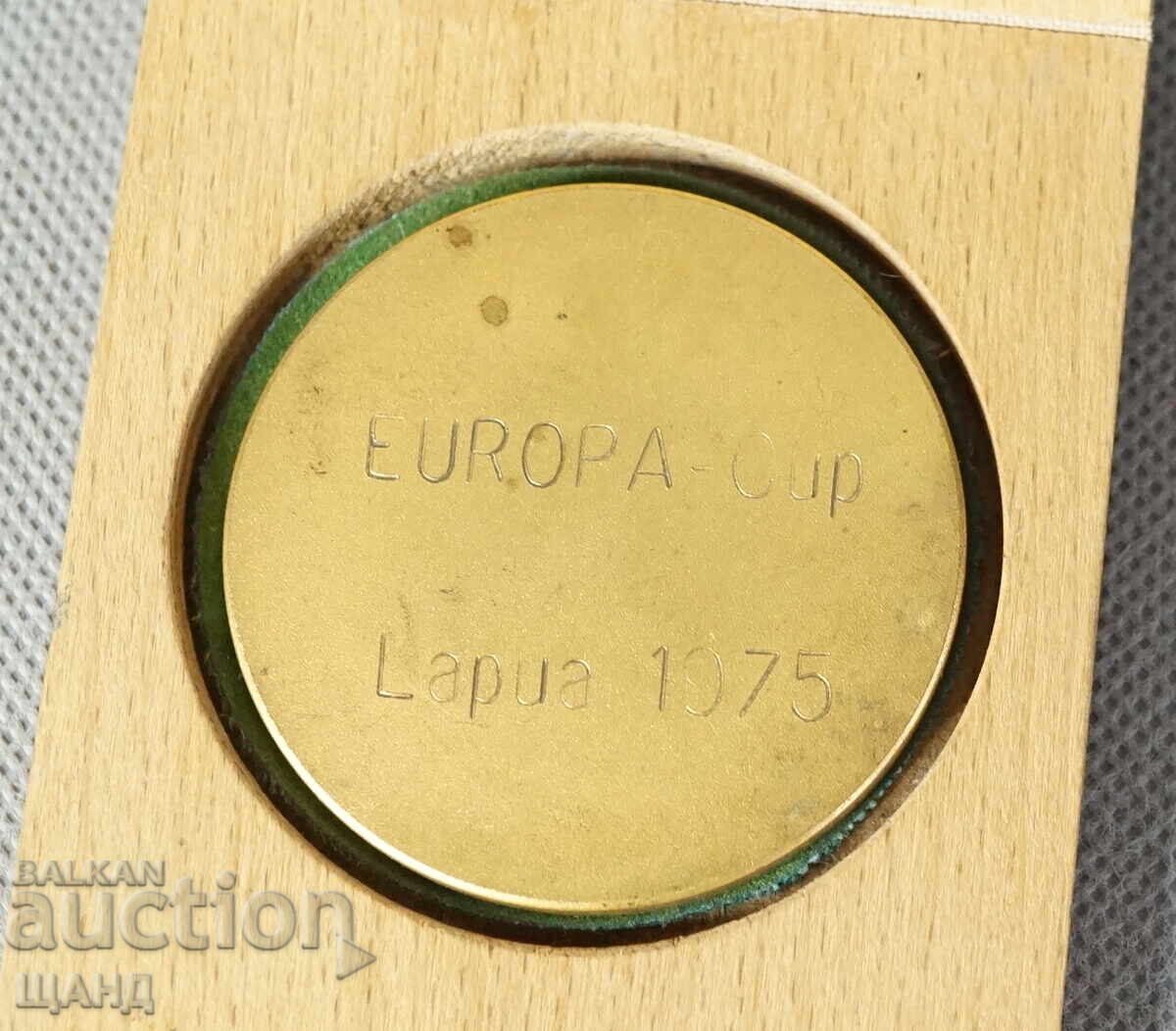 Auction 1975 European Cup Sports Medal Plaque with Box Auction 1975 European Cup Sports Medal Plaque with Box