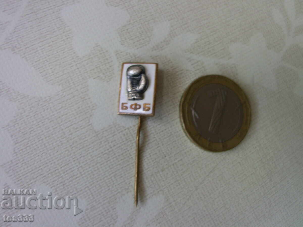Badge BBF Bulgarian Boxing Federation enameled with price € 2.05 | 4.01 BGN