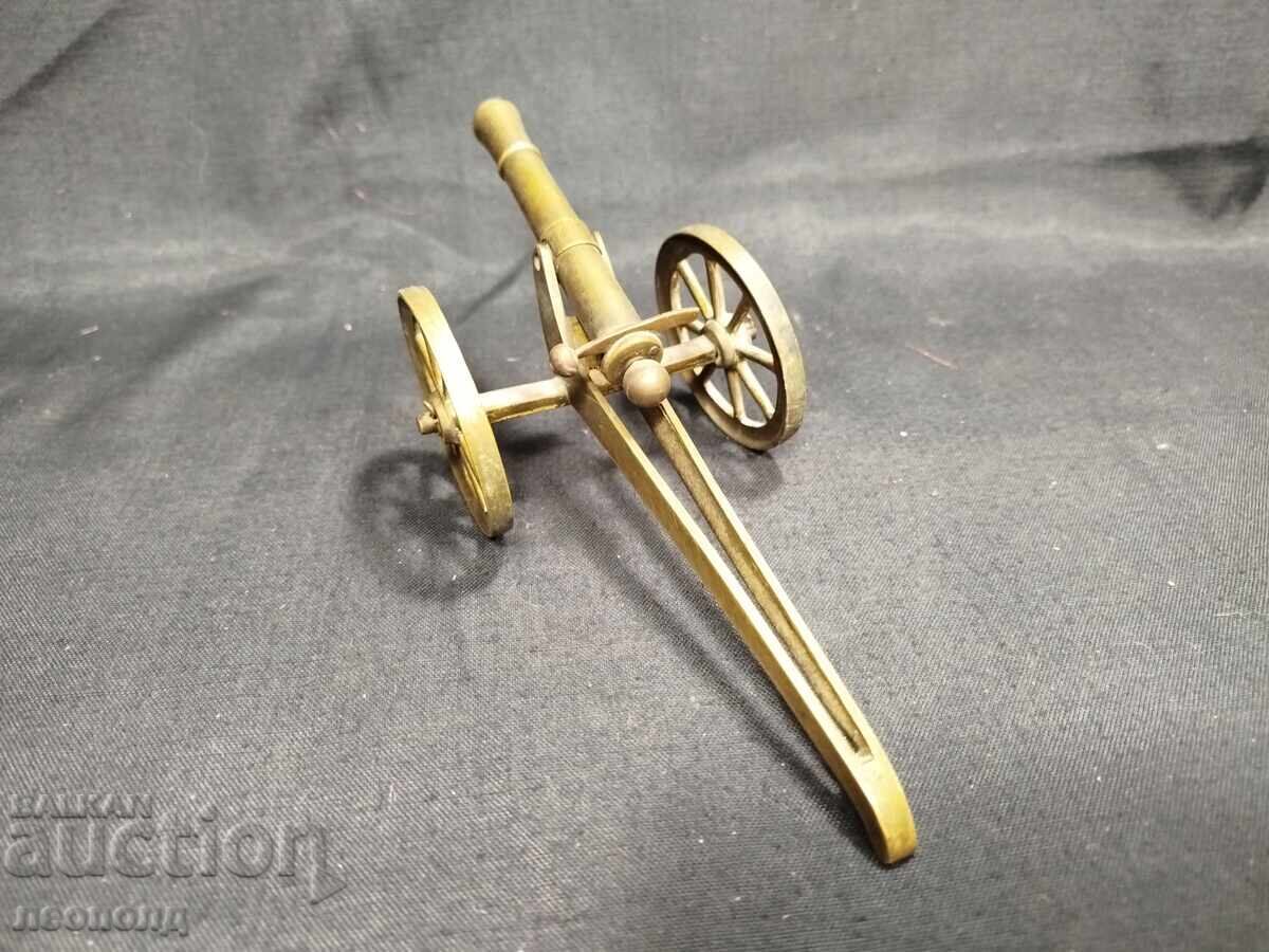 Δημοπρασία ΠΑΛΙΟ ΡΕΤΡΟ ΤΡΑΠΕΖΙ ΣΟΥΒΕΝΙΡ ΔΙΑΚΟΣΜΗΤΙΚΟ ΠΙΣΤΟΛΙ ΜΠΡΟΥΝΖΙΝΟ ΟΡΕΙΧΑΛΚΟΣ Δημοπρασία ΠΑΛΙΟ ΡΕΤΡΟ ΤΡΑΠΕΖΙ ΣΟΥΒΕΝΙΡ ΔΙΑΚΟΣΜΗΤΙΚΟ ΠΙΣΤΟΛΙ ΜΠΡΟΥΝΖΙΝΟ ΟΡΕΙΧΑΛΚΟΣ