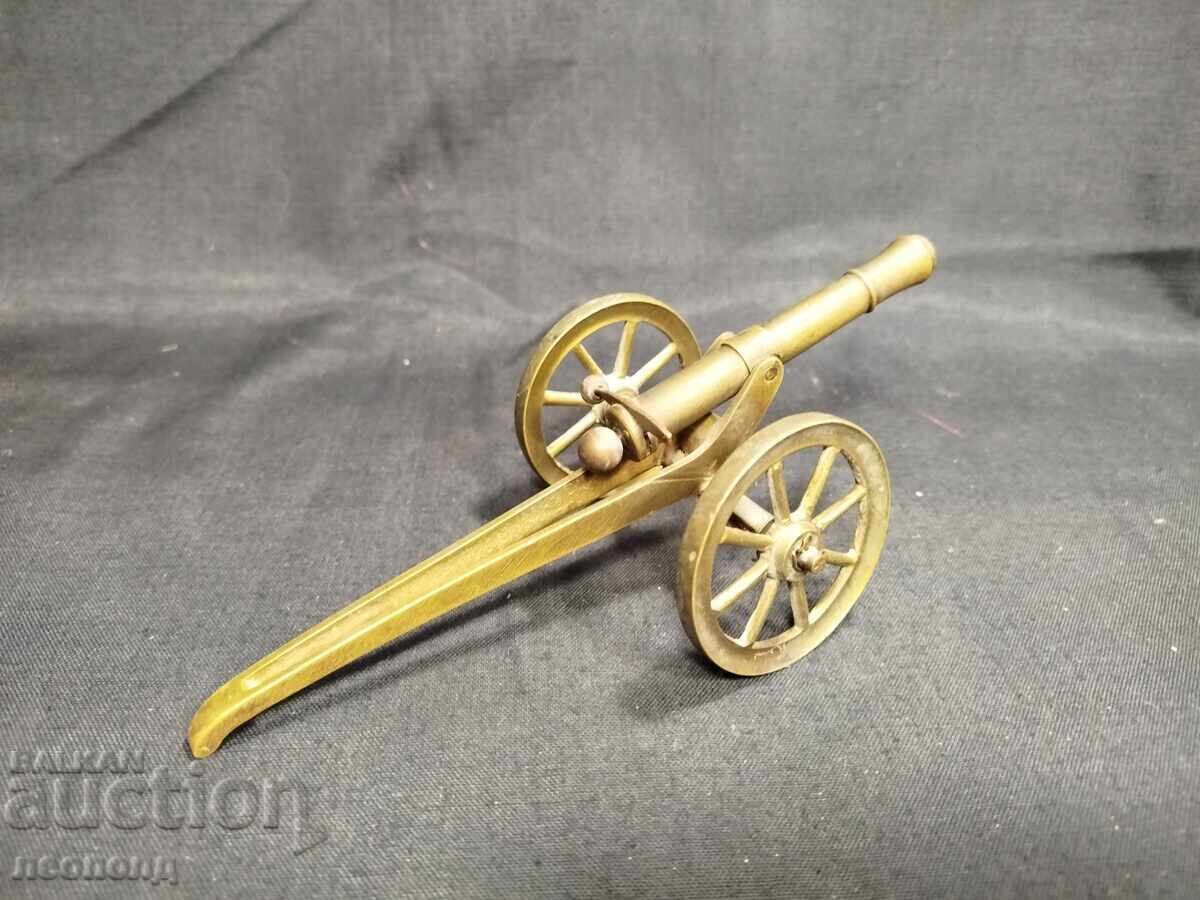 Παράδοση ΠΑΛΙΟ ΡΕΤΡΟ ΤΡΑΠΕΖΙ ΣΟΥΒΕΝΙΡ ΔΙΑΚΟΣΜΗΤΙΚΟ ΠΙΣΤΟΛΙ ΜΠΡΟΥΝΖΙΝΟ ΟΡΕΙΧΑΛΚΟΣ Παράδοση ΠΑΛΙΟ ΡΕΤΡΟ ΤΡΑΠΕΖΙ ΣΟΥΒΕΝΙΡ ΔΙΑΚΟΣΜΗΤΙΚΟ ΠΙΣΤΟΛΙ ΜΠΡΟΥΝΖΙΝΟ ΟΡΕΙΧΑΛΚΟΣ