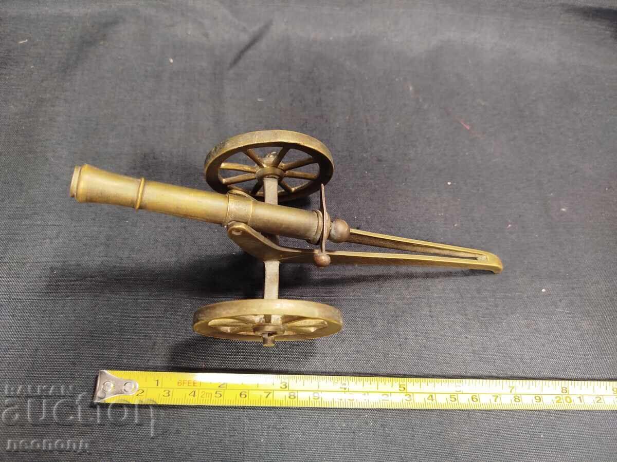 ΠΑΛΙΟ ΡΕΤΡΟ ΤΡΑΠΕΖΙ ΣΟΥΒΕΝΙΡ ΔΙΑΚΟΣΜΗΤΙΚΟ ΠΙΣΤΟΛΙ ΜΠΡΟΥΝΖΙΝΟ ΟΡΕΙΧΑΛΚΟΣ - 7 ΠΑΛΙΟ ΡΕΤΡΟ ΤΡΑΠΕΖΙ ΣΟΥΒΕΝΙΡ ΔΙΑΚΟΣΜΗΤΙΚΟ ΠΙΣΤΟΛΙ ΜΠΡΟΥΝΖΙΝΟ ΟΡΕΙΧΑΛΚΟΣ - 7