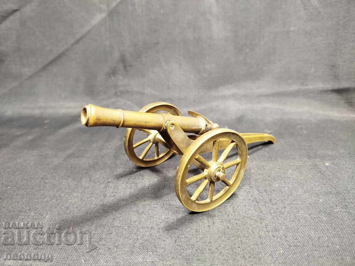 ΠΑΛΙΟ ΡΕΤΡΟ ΤΡΑΠΕΖΙ ΣΟΥΒΕΝΙΡ ΔΙΑΚΟΣΜΗΤΙΚΟ ΠΙΣΤΟΛΙ ΜΠΡΟΥΝΖΙΝΟ ΟΡΕΙΧΑΛΚΟΣ ΠΑΛΙΟ ΡΕΤΡΟ ΤΡΑΠΕΖΙ ΣΟΥΒΕΝΙΡ ΔΙΑΚΟΣΜΗΤΙΚΟ ΠΙΣΤΟΛΙ ΜΠΡΟΥΝΖΙΝΟ ΟΡΕΙΧΑΛΚΟΣ