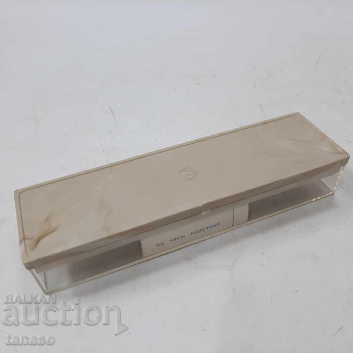 Delivery of Zim watch box + passport (10.4) Delivery of Zim watch box + passport (10.4)