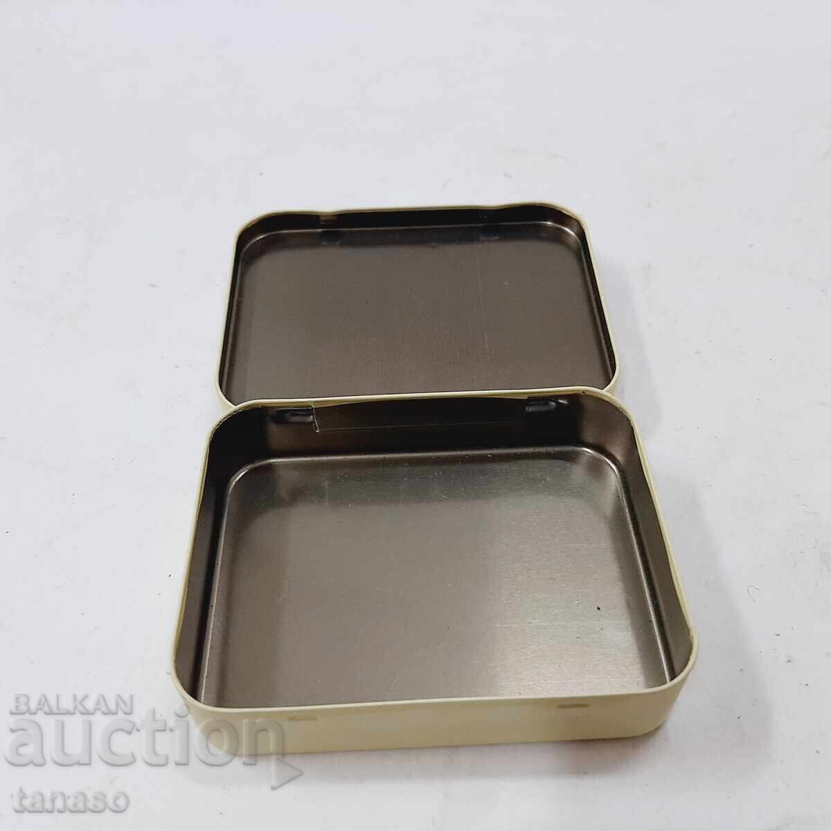 Celestial Seasonings Metal Box (1.4) με τιμή 10.00 BGN | € 5.11 Celestial Seasonings Metal Box (1.4) με τιμή 10.00 BGN | € 5.11