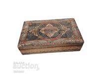 Old wooden pyrographed box (16.4)