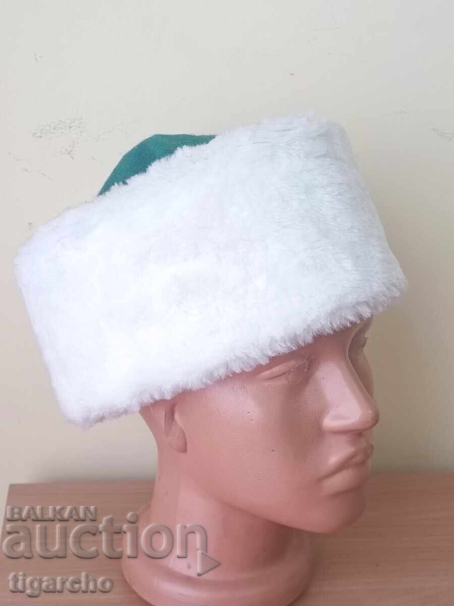 Калпак с цена 35.00 лв. | € 17.90 Калпак с цена 35.00 лв. | € 17.90