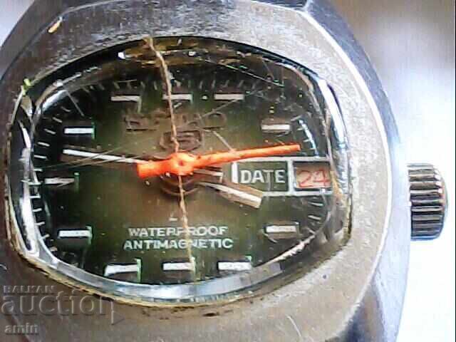 2 old Seiko watches, work perfectly with price 25.00 BGN | € 12.78 2 old Seiko watches, work perfectly with price 25.00 BGN | € 12.78