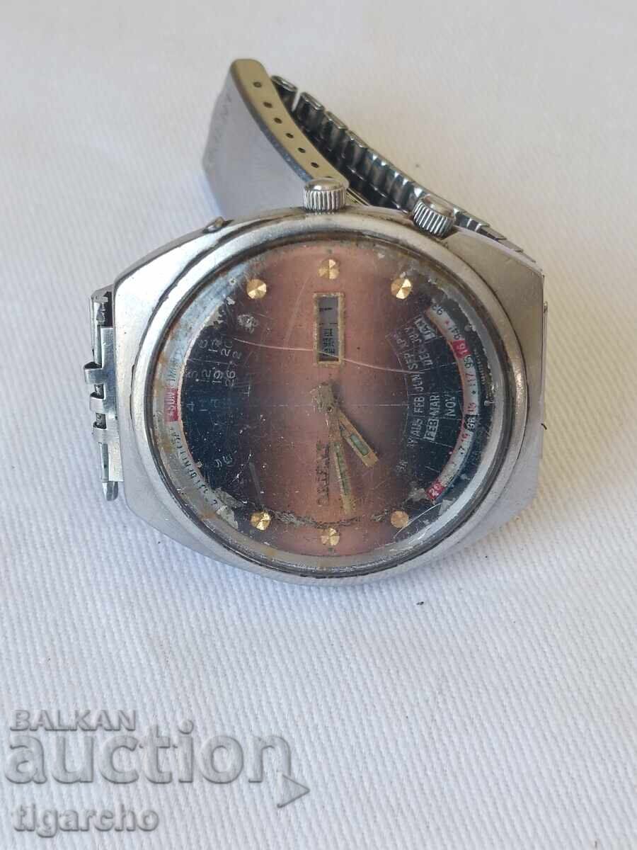 Orient perpetual calendar watch with price 175.00 BGN | € 89.48 Orient perpetual calendar watch with price 175.00 BGN | € 89.48