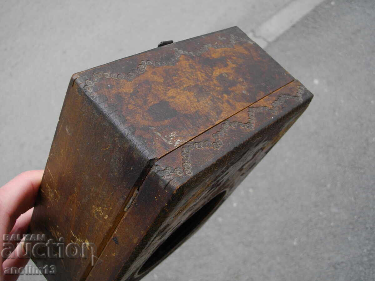 ΠΑΛΙΟ ΞΥΛΙΝΟ ΚΟΥΤΙ ΡΟΛΟΙ με τιμή 30.00 BGN | € 15.34