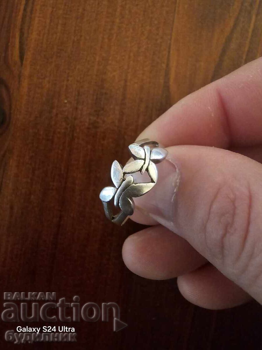 Сребърен пръстен 925 Проба. 21мм. с цена 19.99 лв. | € 10.22 Сребърен пръстен 925 Проба. 21мм. с цена 19.99 лв. | € 10.22