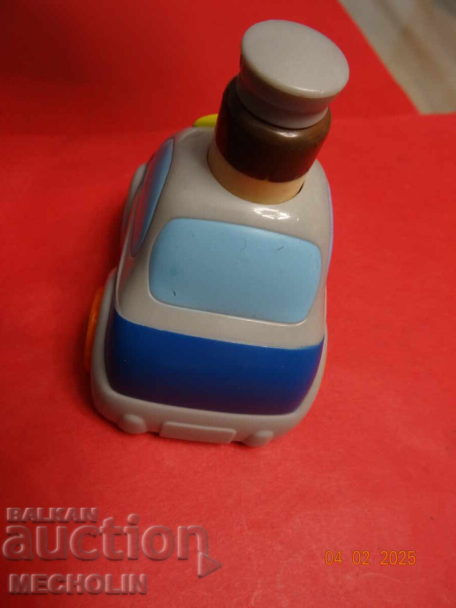 Auction  OLD RETRO TOY POLICEMAN