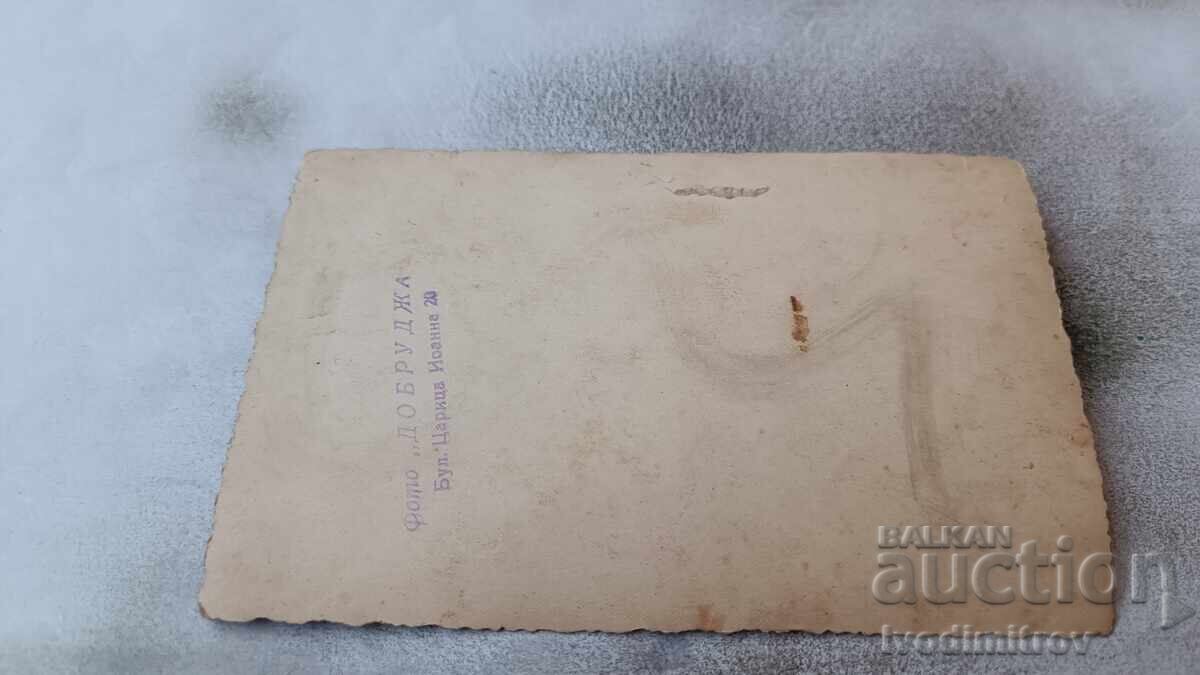 Φωτογραφία Μαθήτρια από το Λύκειο Θηλέων της Σόφιας με τιμή 1.85 BGN | € 0.95 Φωτογραφία Μαθήτρια από το Λύκειο Θηλέων της Σόφιας με τιμή 1.85 BGN | € 0.95