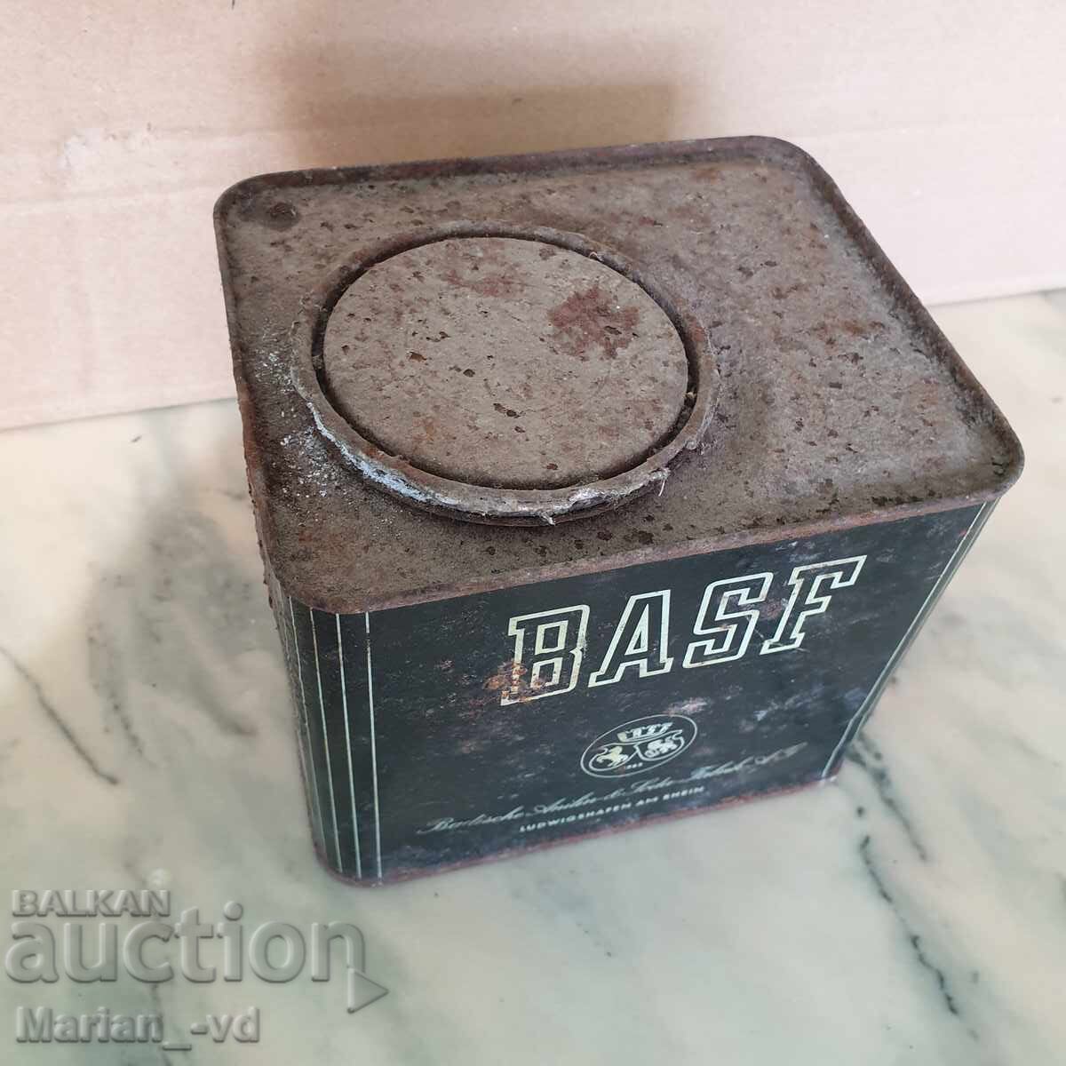 Old collector's box with price 40.00 BGN | € 20.45 Old collector's box with price 40.00 BGN | € 20.45