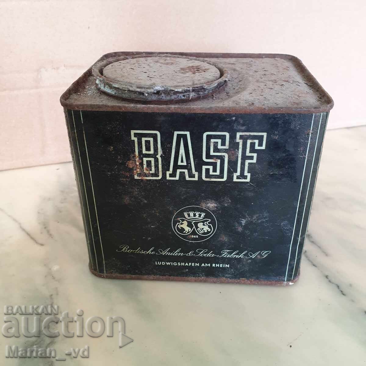 Delivery of Old collector's box Delivery of Old collector's box