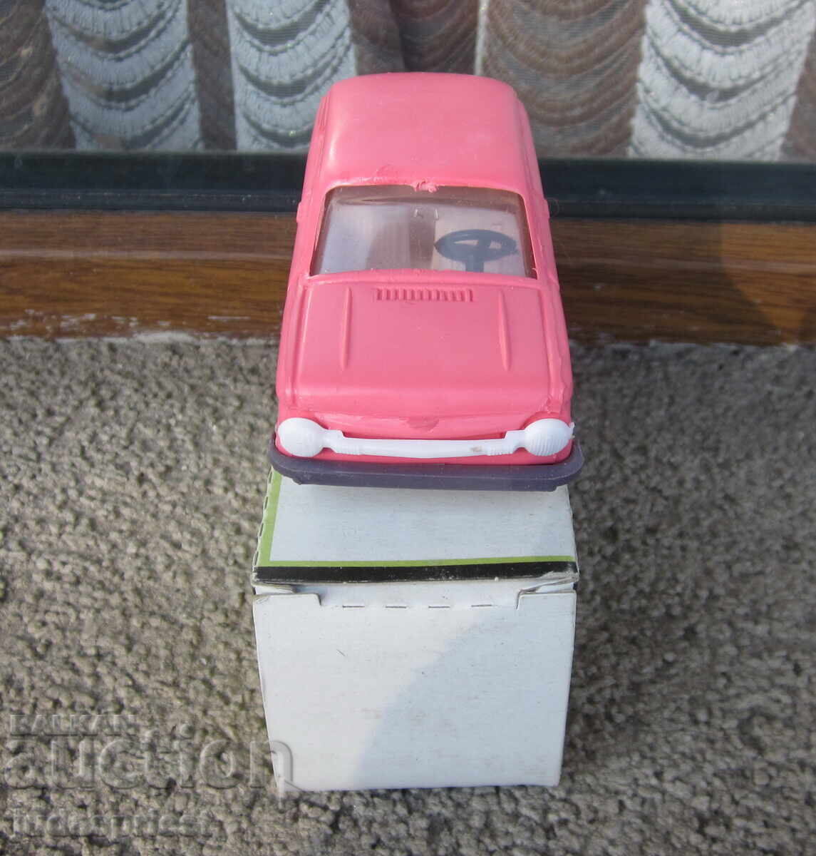 Παράδοση παλιό καρότσι παιχνιδιών της Ρωσικής ΕΣΣΔ ZAZ 968 Zaporozhets με κουτί Παράδοση παλιό καρότσι παιχνιδιών της Ρωσικής ΕΣΣΔ ZAZ 968 Zaporozhets με κουτί