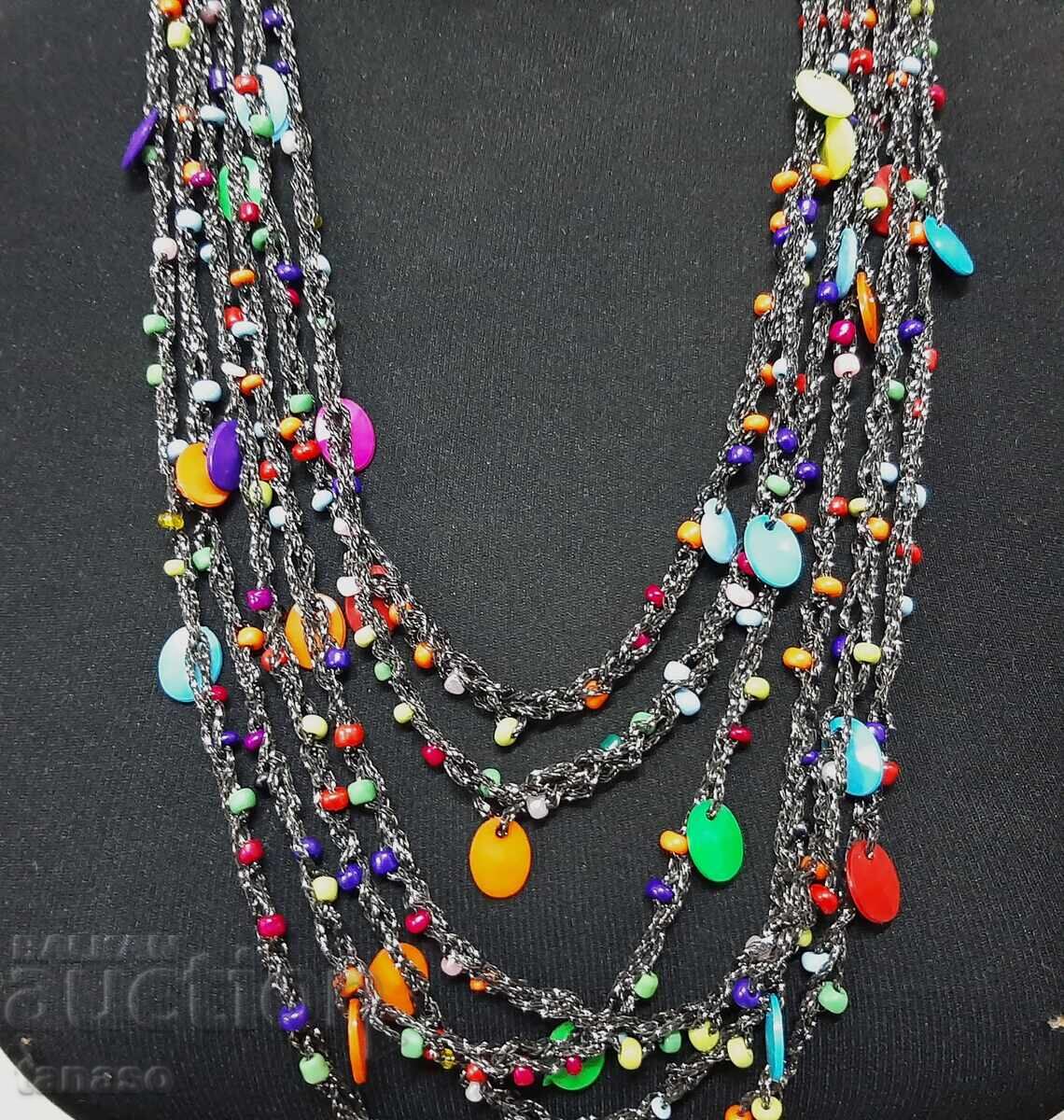 Licitație Colier, pandantiv, colier de mărgele Licitație Colier, pandantiv, colier de mărgele