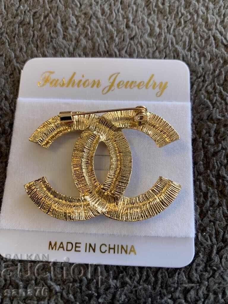 Beautiful new women's brooch with price 4.00 BGN | € 2.05