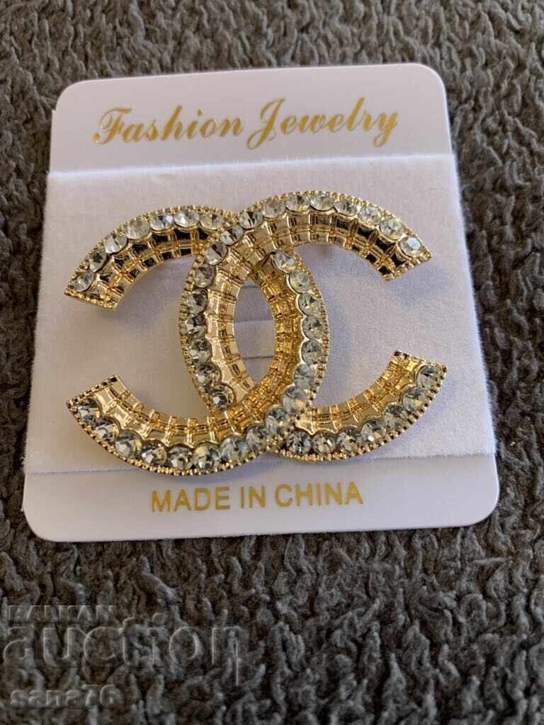 Beautiful new women's brooch