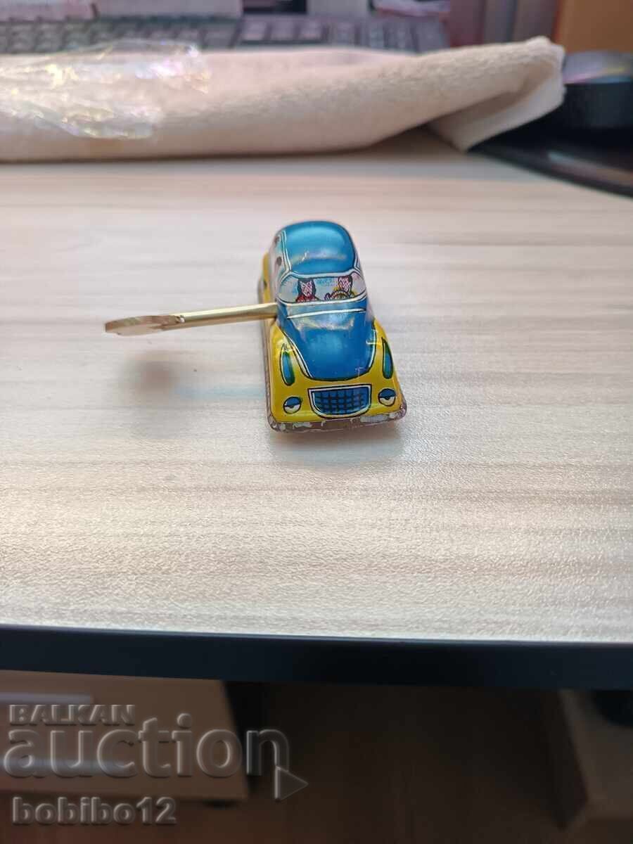 Стара тенекиена соц. количка с цена € 12.00 | 23.47 лв.