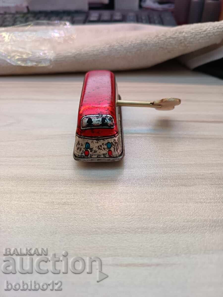 Delivery of Old tin social cart Delivery of Old tin social cart