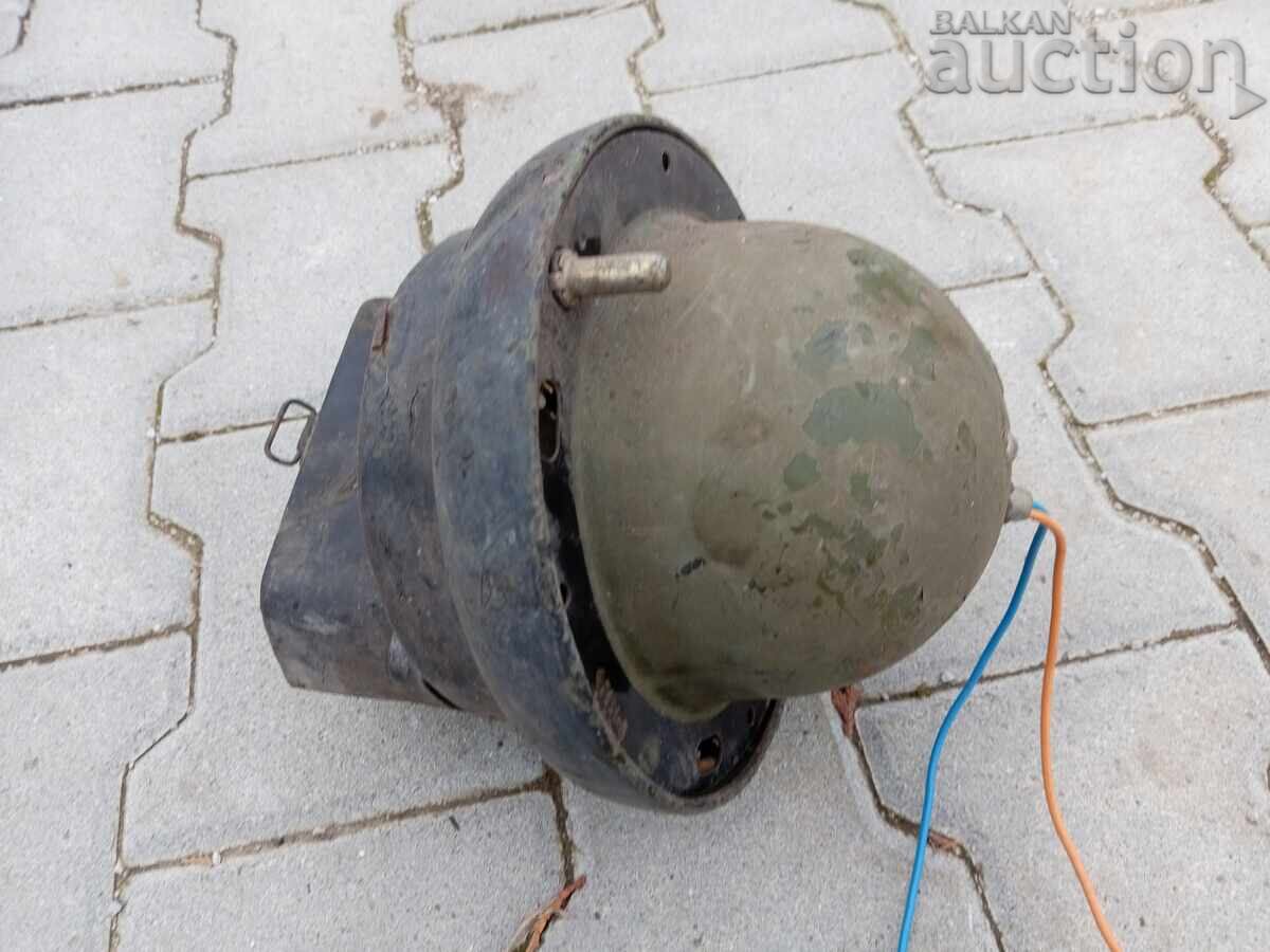 Δημοπρασία αντίκα στρατιωτικό τεθωρακισμένο φάρο μάχης Δημοπρασία αντίκα στρατιωτικό τεθωρακισμένο φάρο μάχης