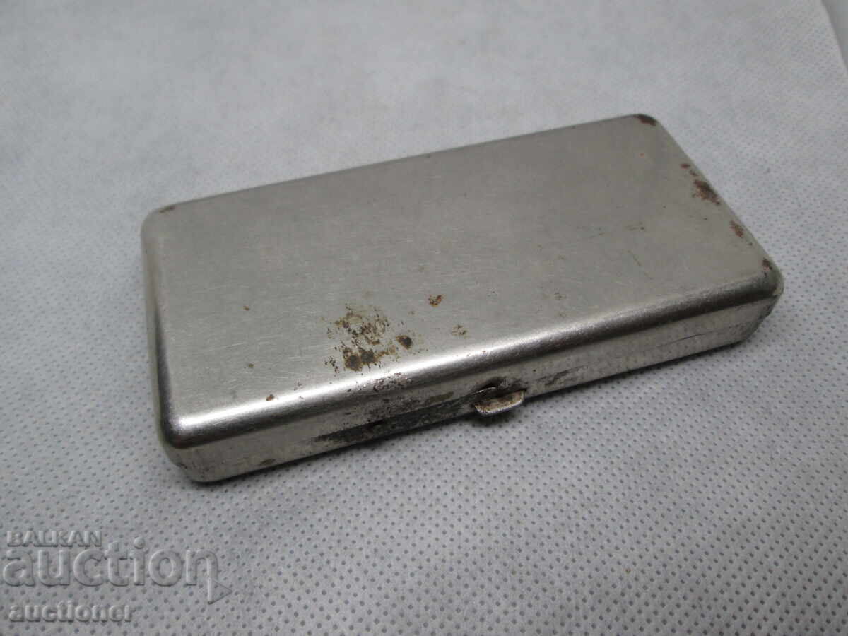 ΠΑΛΙΑ ΜΕΤΑΛΛΙΚΗ ΑΥΤΟΑΓΓΗΤΙΚΗ ΣΟΛΟΥΝΑ ΜΕ ΚΟΥΤΙ - ΜΕΤΑΛΛΙΚΟ με τιμή 30.00 BGN | € 15.34 ΠΑΛΙΑ ΜΕΤΑΛΛΙΚΗ ΑΥΤΟΑΓΓΗΤΙΚΗ ΣΟΛΟΥΝΑ ΜΕ ΚΟΥΤΙ - ΜΕΤΑΛΛΙΚΟ με τιμή 30.00 BGN | € 15.34