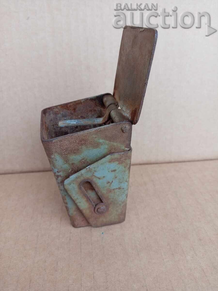 Delivery of BDZ ashtray Delivery of BDZ ashtray