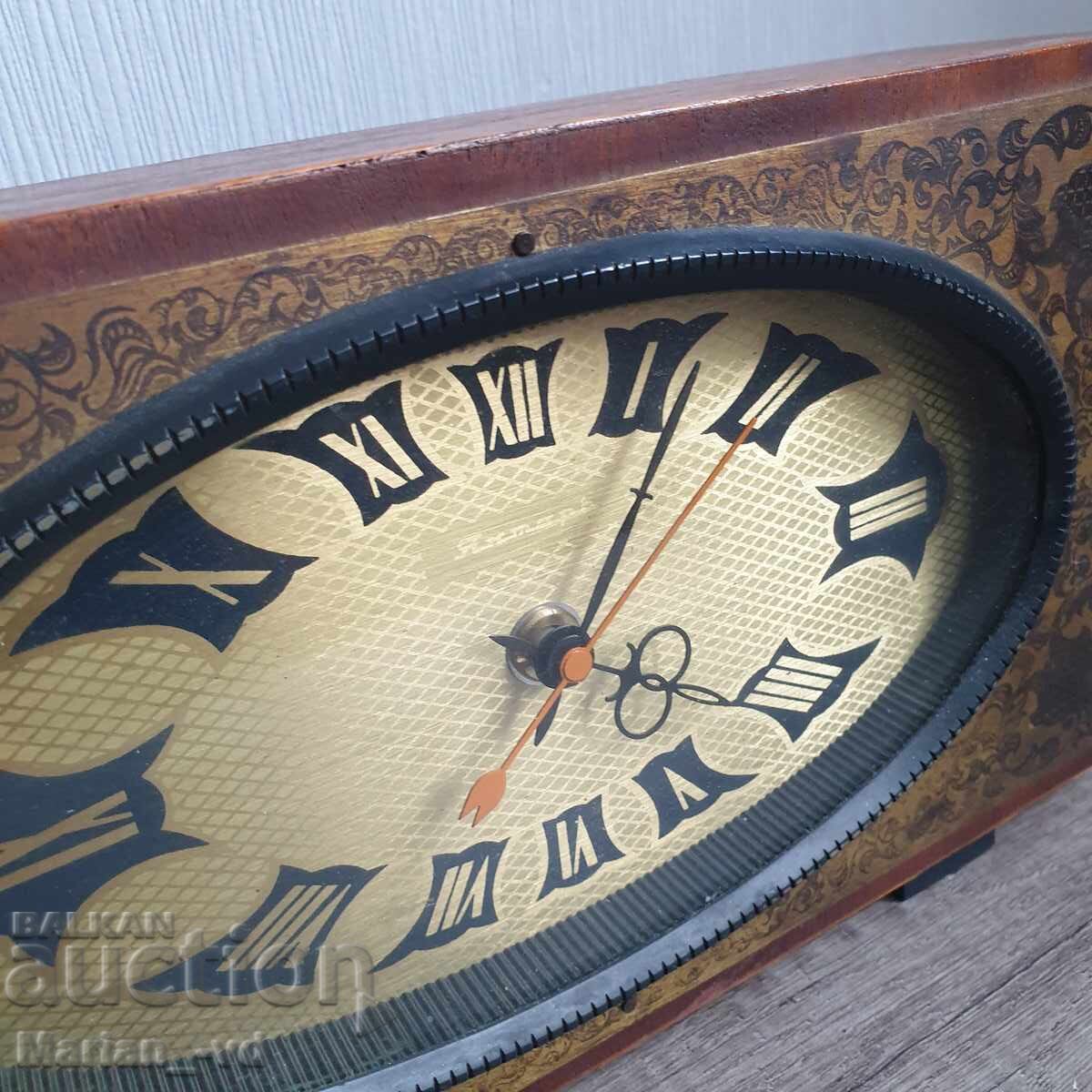 Ρολόι πορτοκαλί που λειτουργεί με τιμή 40.00 BGN | € 20.45 Ρολόι πορτοκαλί που λειτουργεί με τιμή 40.00 BGN | € 20.45