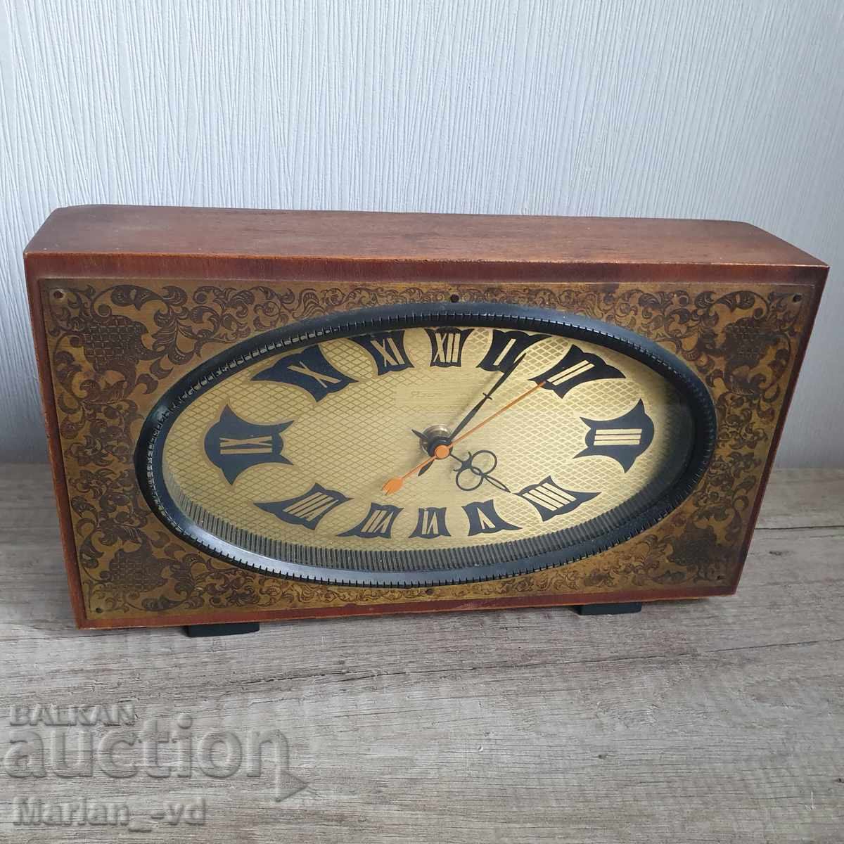 Ρολόι πορτοκαλί που λειτουργεί Ρολόι πορτοκαλί που λειτουργεί